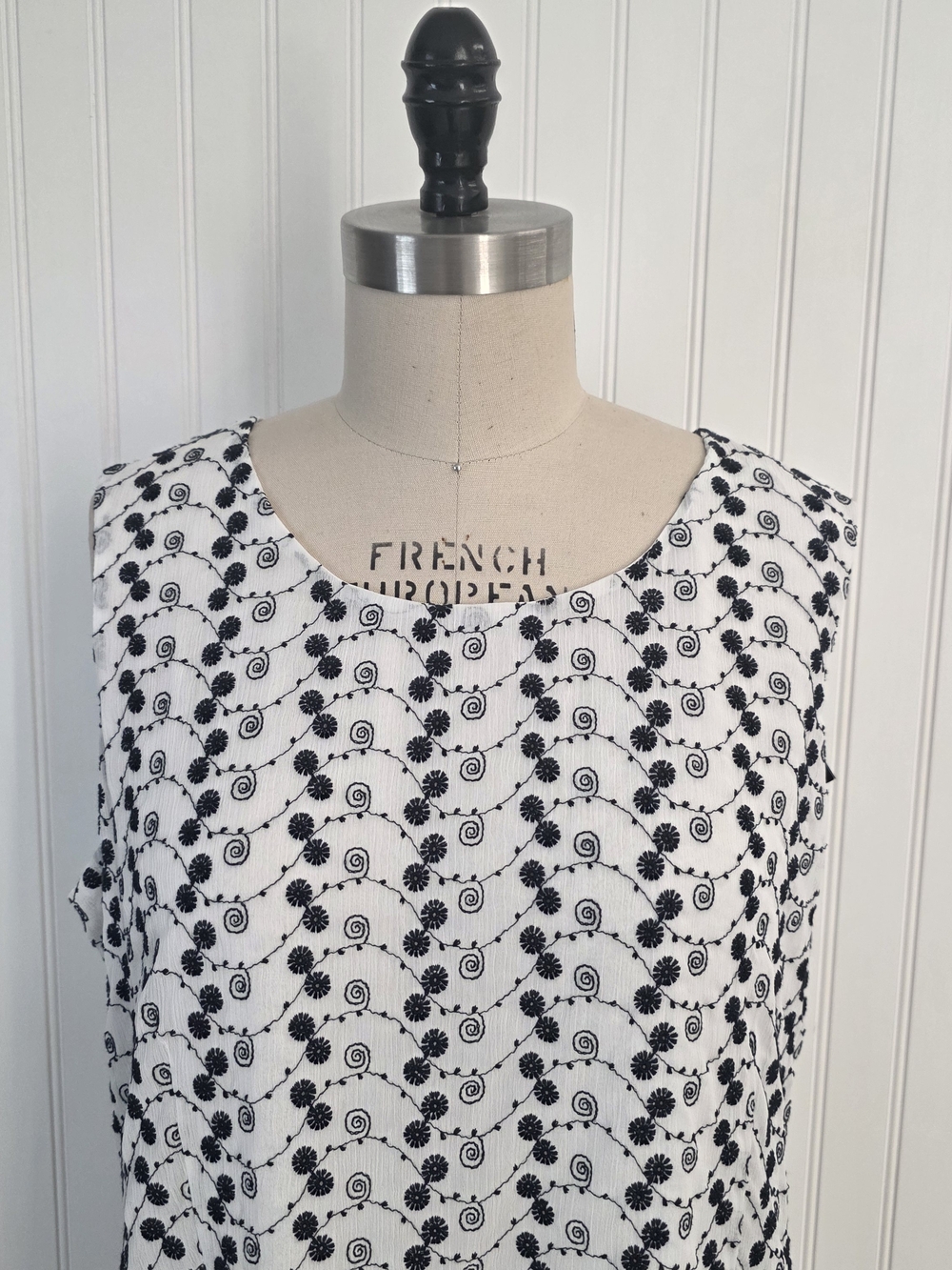 Tommy Hilfiger Printed Sleeveless Ruffle Hem Top XL - Picture 7 of 9